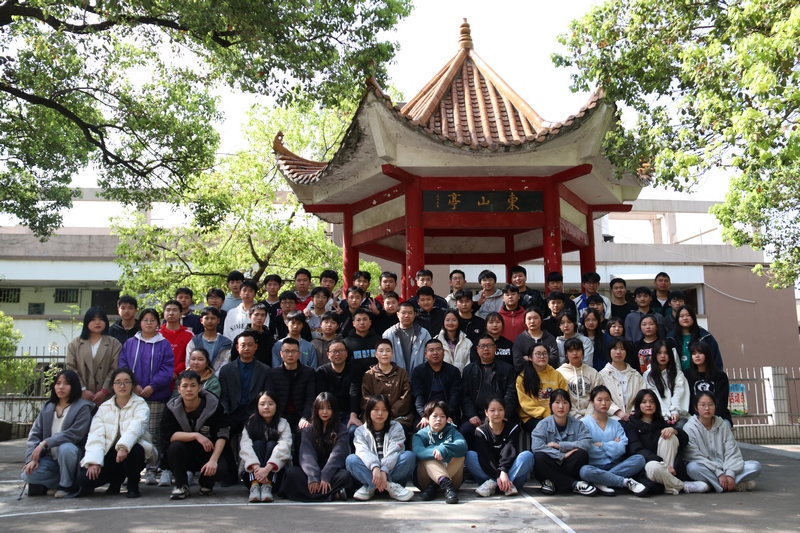 邵陽市華龍中學高126班畢業合影